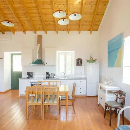 בית נופש Cozy In With Stunning Hill Views